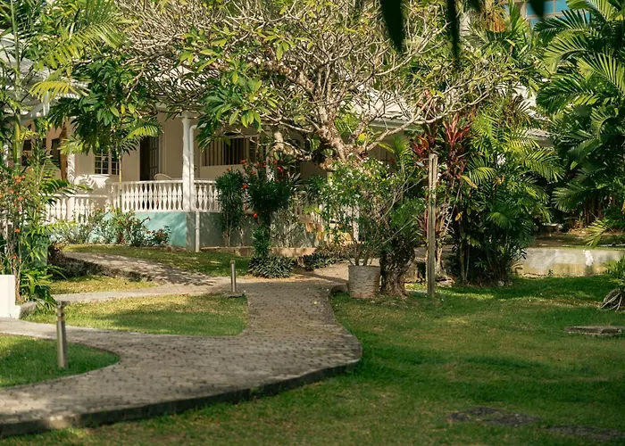Beau Vallon Bungalows