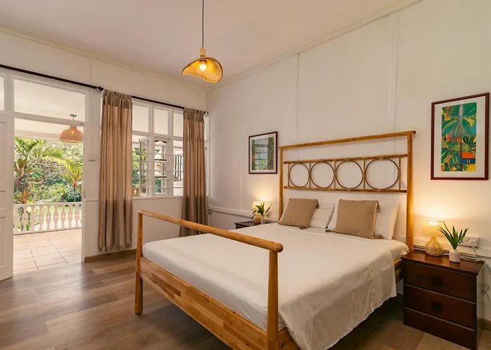 Beau Vallon Bungalows 3*