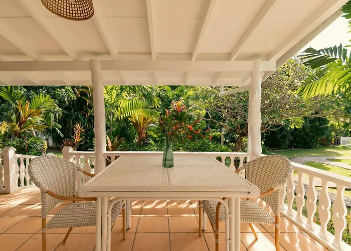 Beau Vallon Bungalows 3*